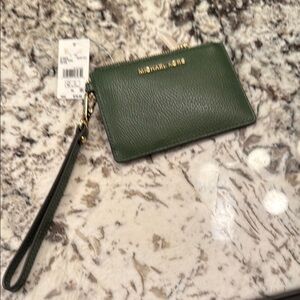 Michael Kors Green Pebbled Leather coin purse with keyring ..NWT